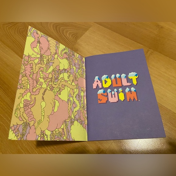 SDCC 2010, 2011, 2012, 2015, 2018 Souvenir Book, 2010 Adult Swim comic book+ pin - Picture 5 of 5